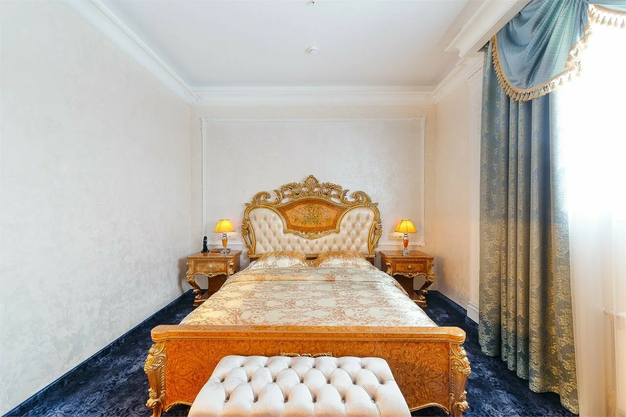 «Представительский Люкс с 3 комнатами и 1 кроватью размера "king-size»